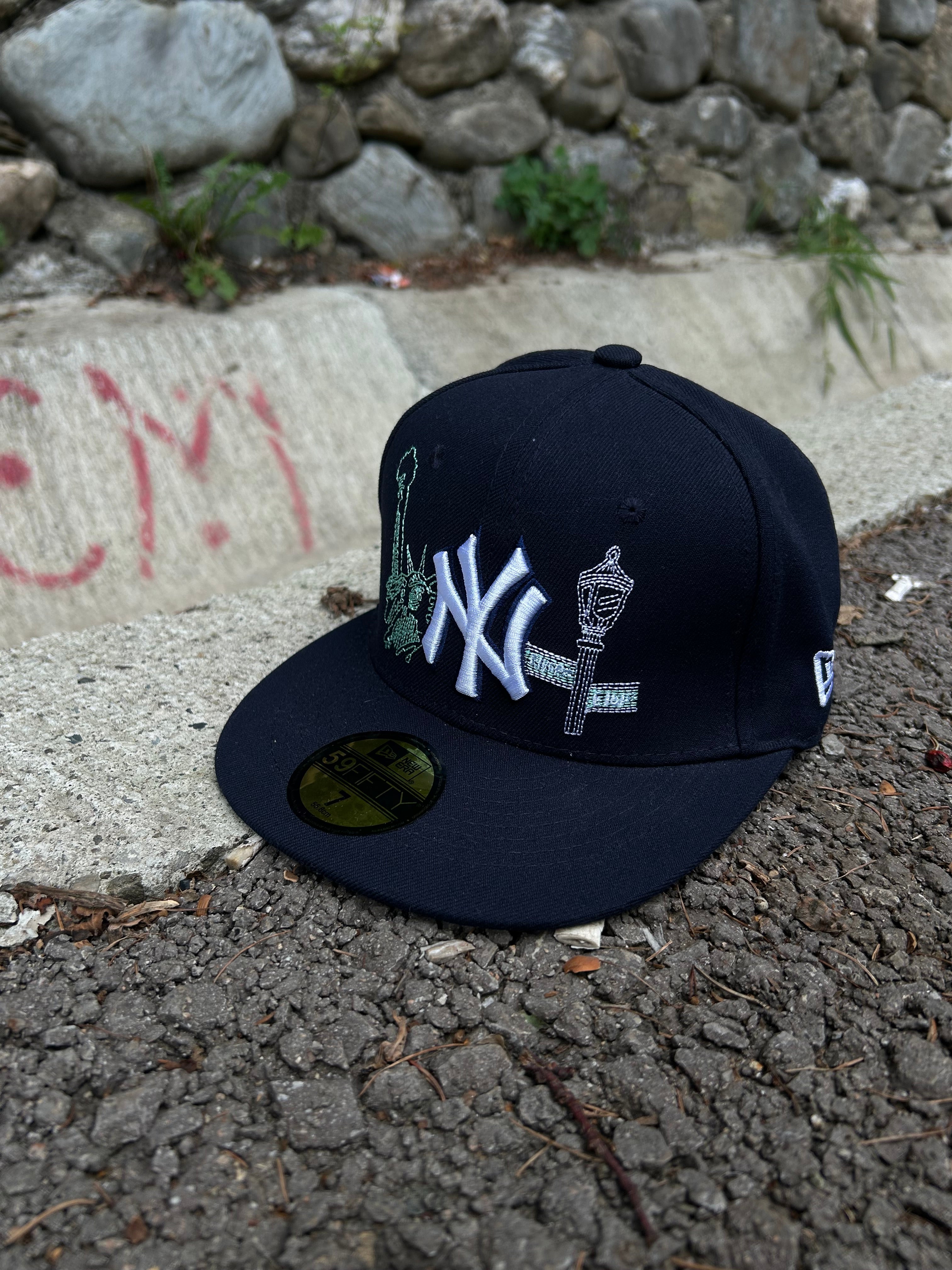 CW - NY STATUE OF LIBERTY CUSTOM NAVY BLUE