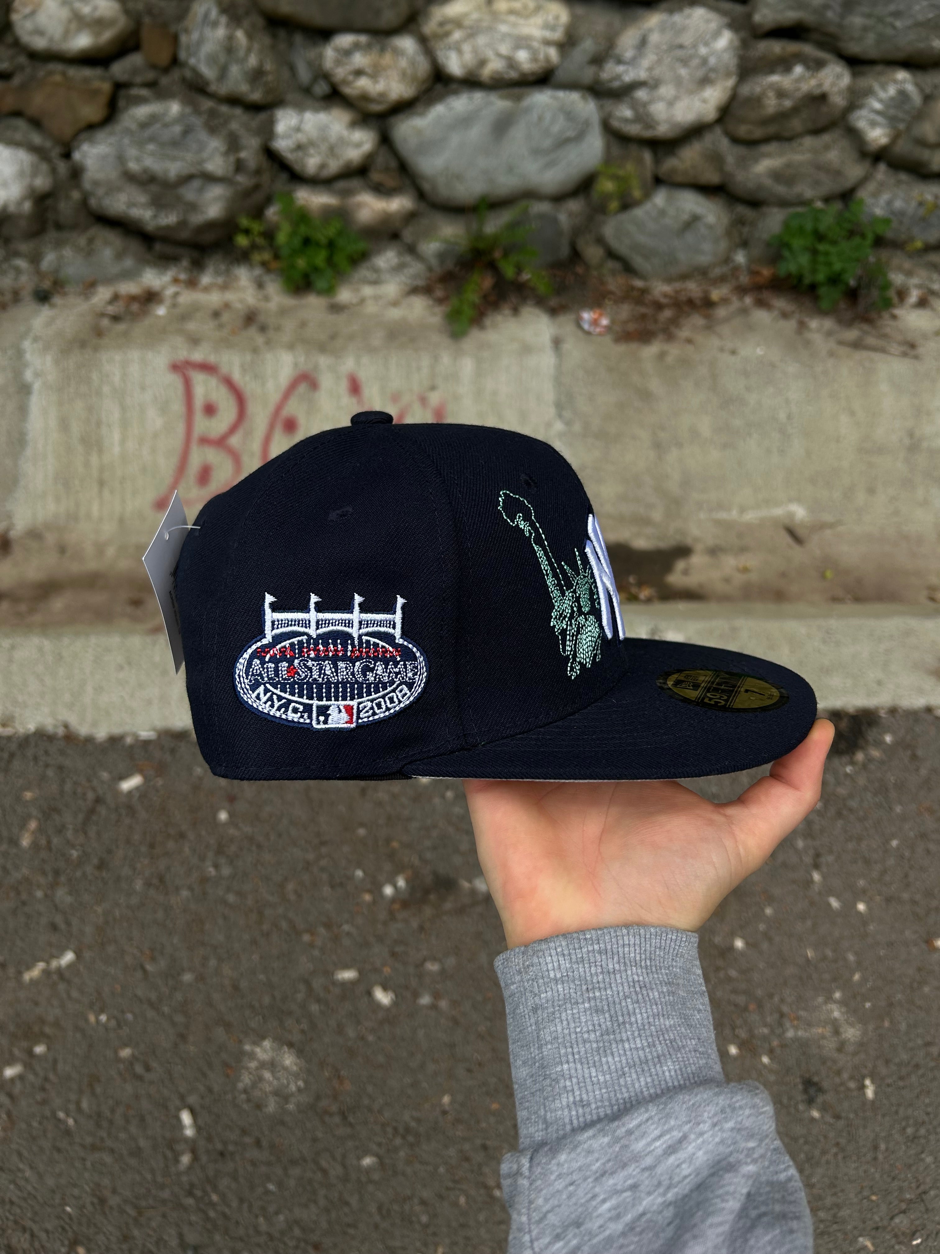 CW - NY STATUE OF LIBERTY CUSTOM NAVY BLUE