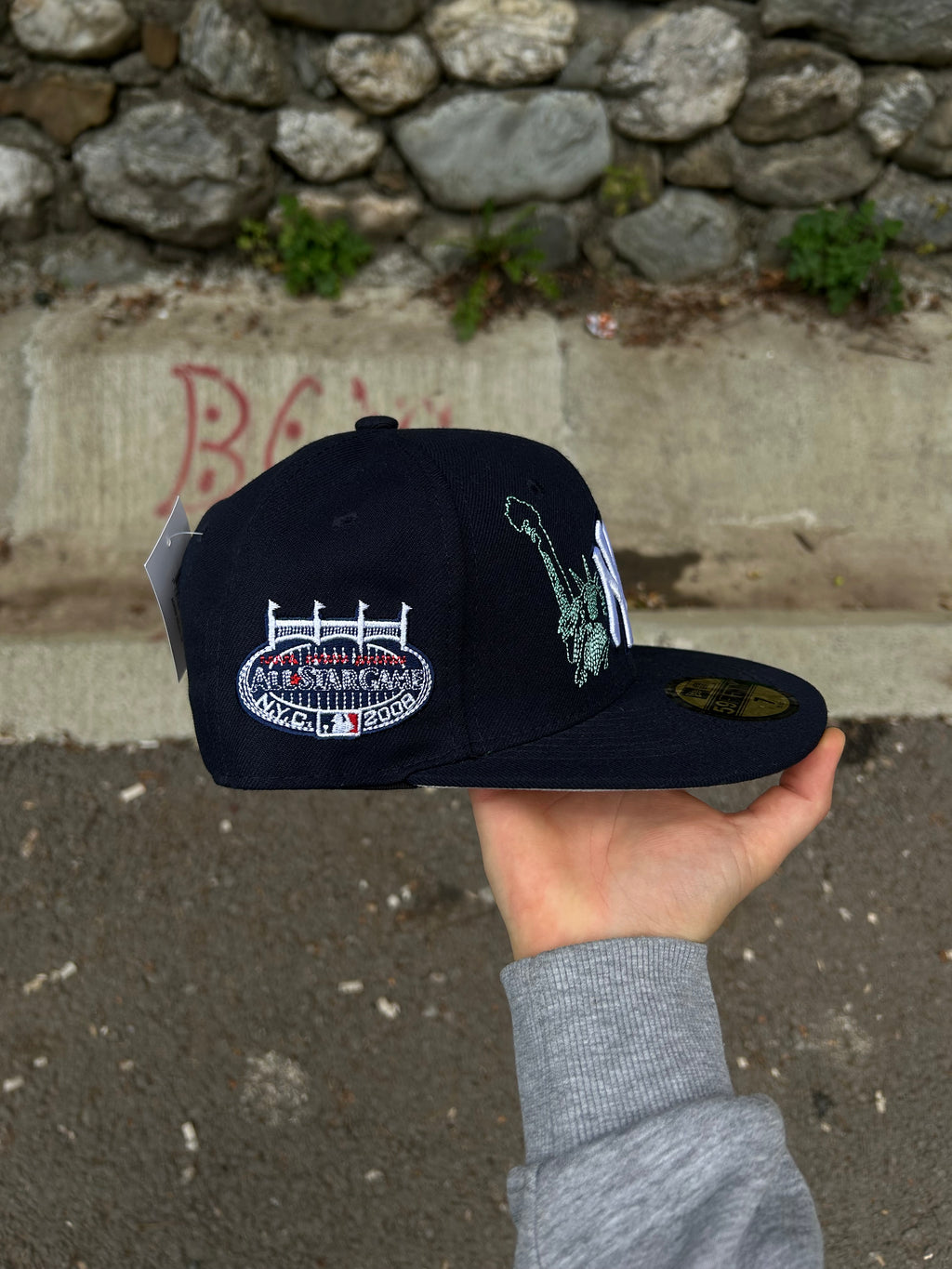 CW - NY STATUE OF LIBERTY CUSTOM NAVY BLUE