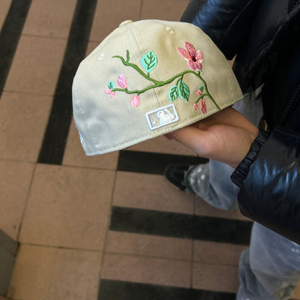 NY Flowers — Khaki
